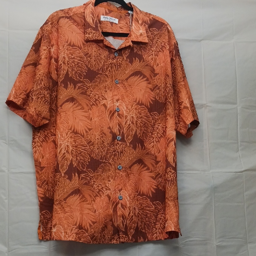 Tommy Bahama size 1XLB men's  burnt orange leaf print short sleeve shirt.
